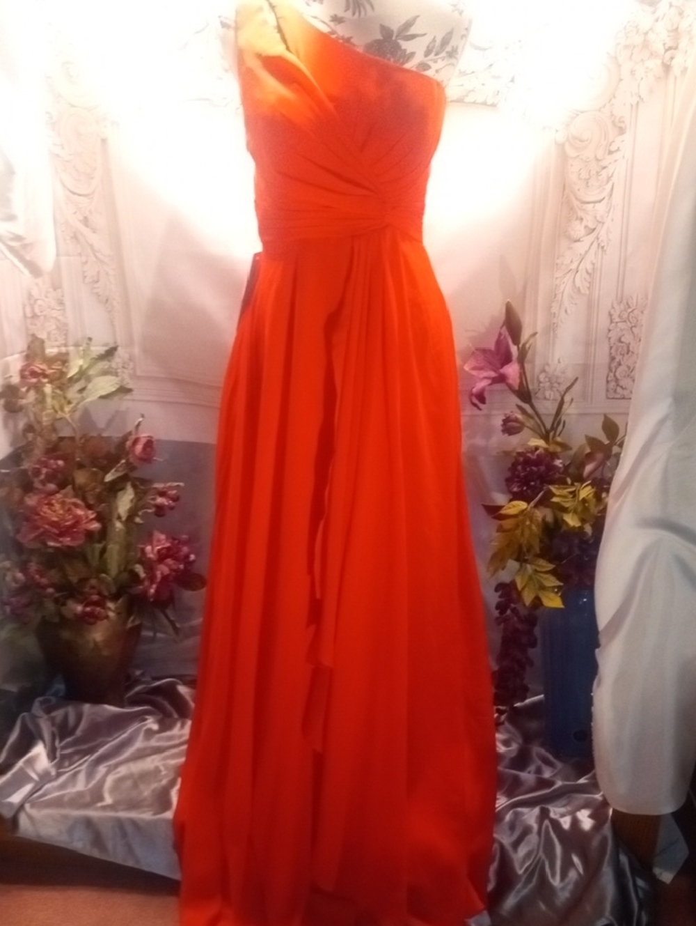 Elegant One-Shoulder Red Evening Gown